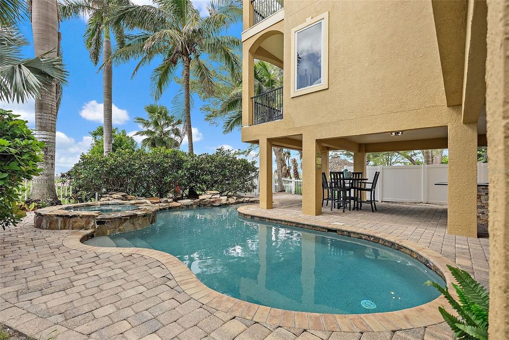 Photo of 10048 Gulf Boulevard, Treasure Island, FL 33706 (MLS # TB8438987)