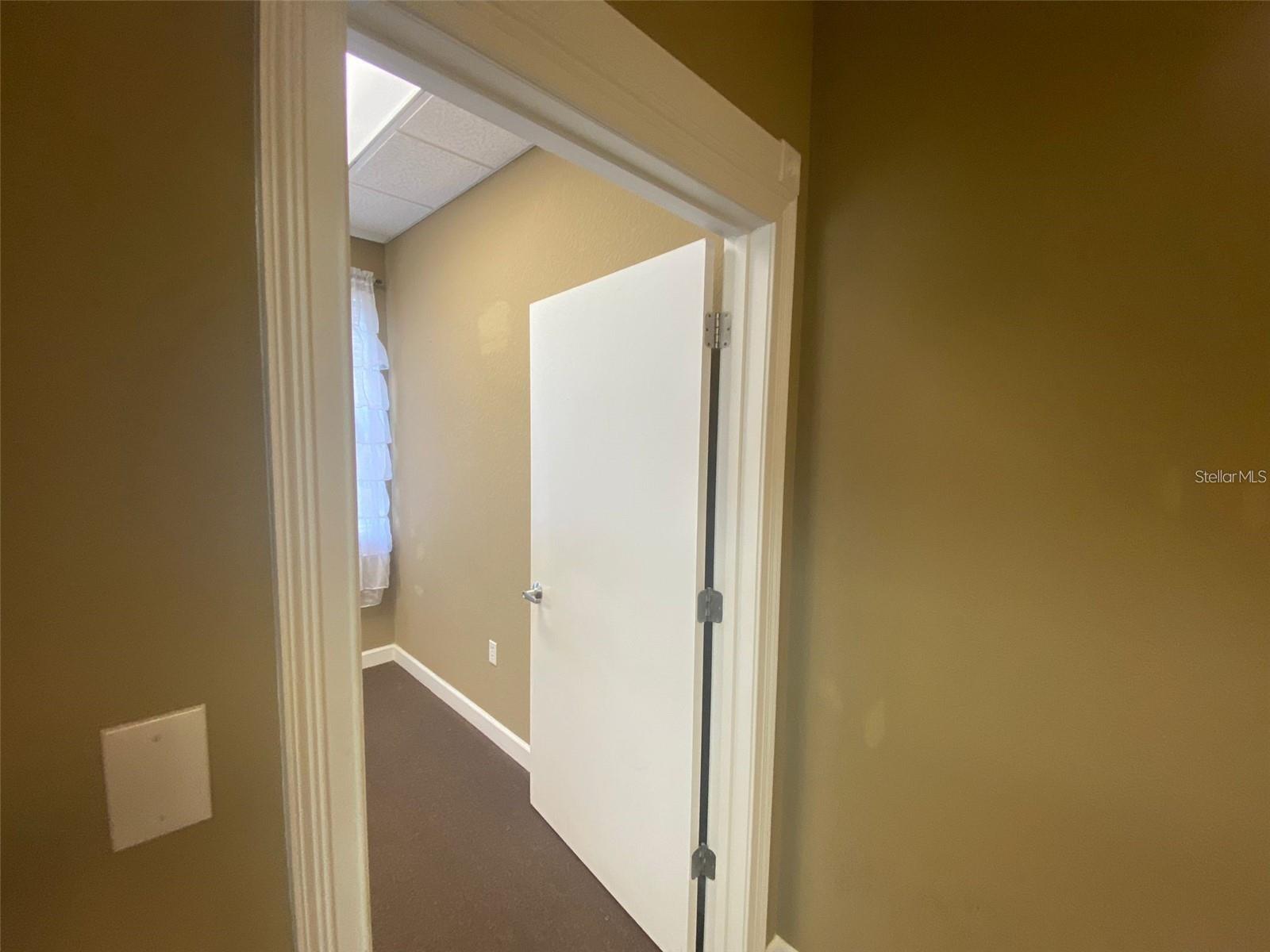 ALAFAYA PROFESSIONAL PARK - Commercial Lease