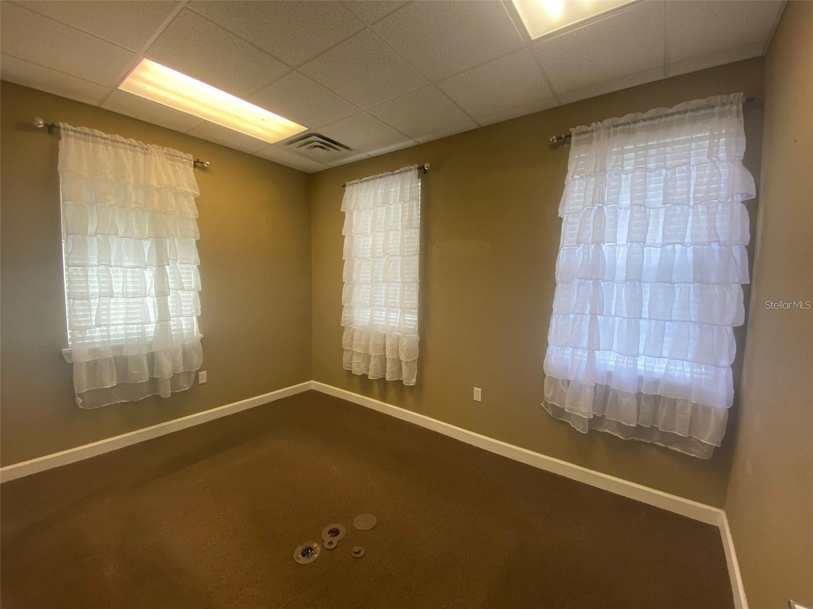 ALAFAYA PROFESSIONAL PARK - Commercial Lease