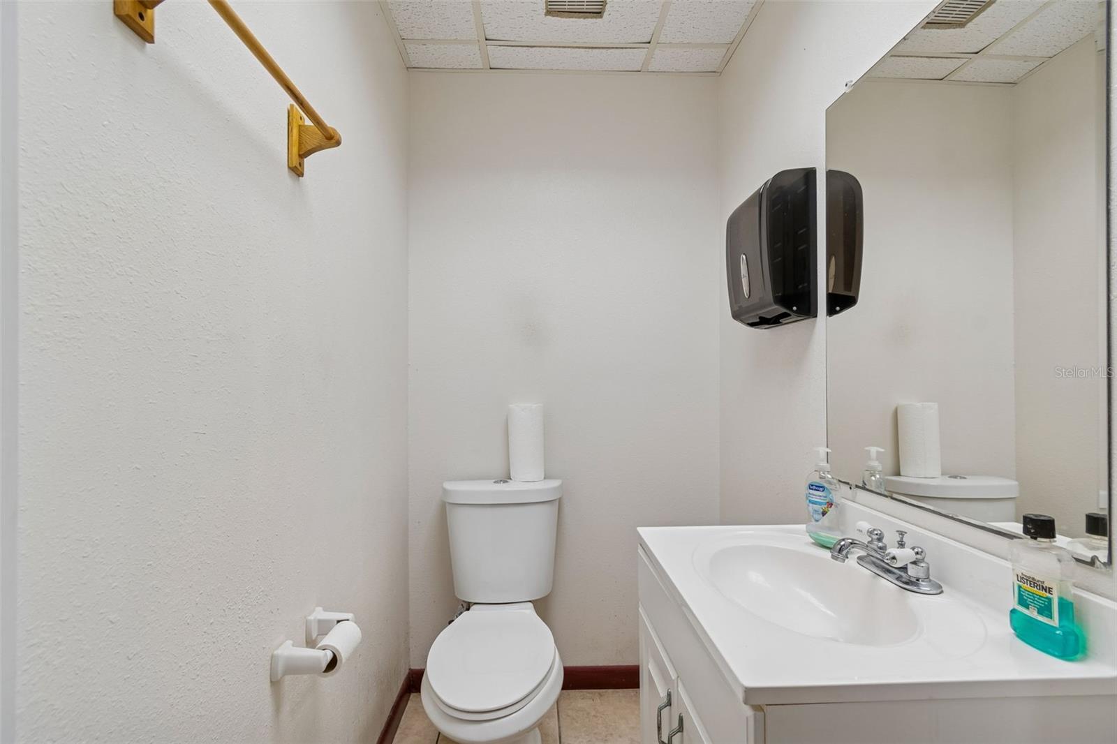 KORTSCHS WEDGEWOOD PARK TR A PT REP - Commercial Sale