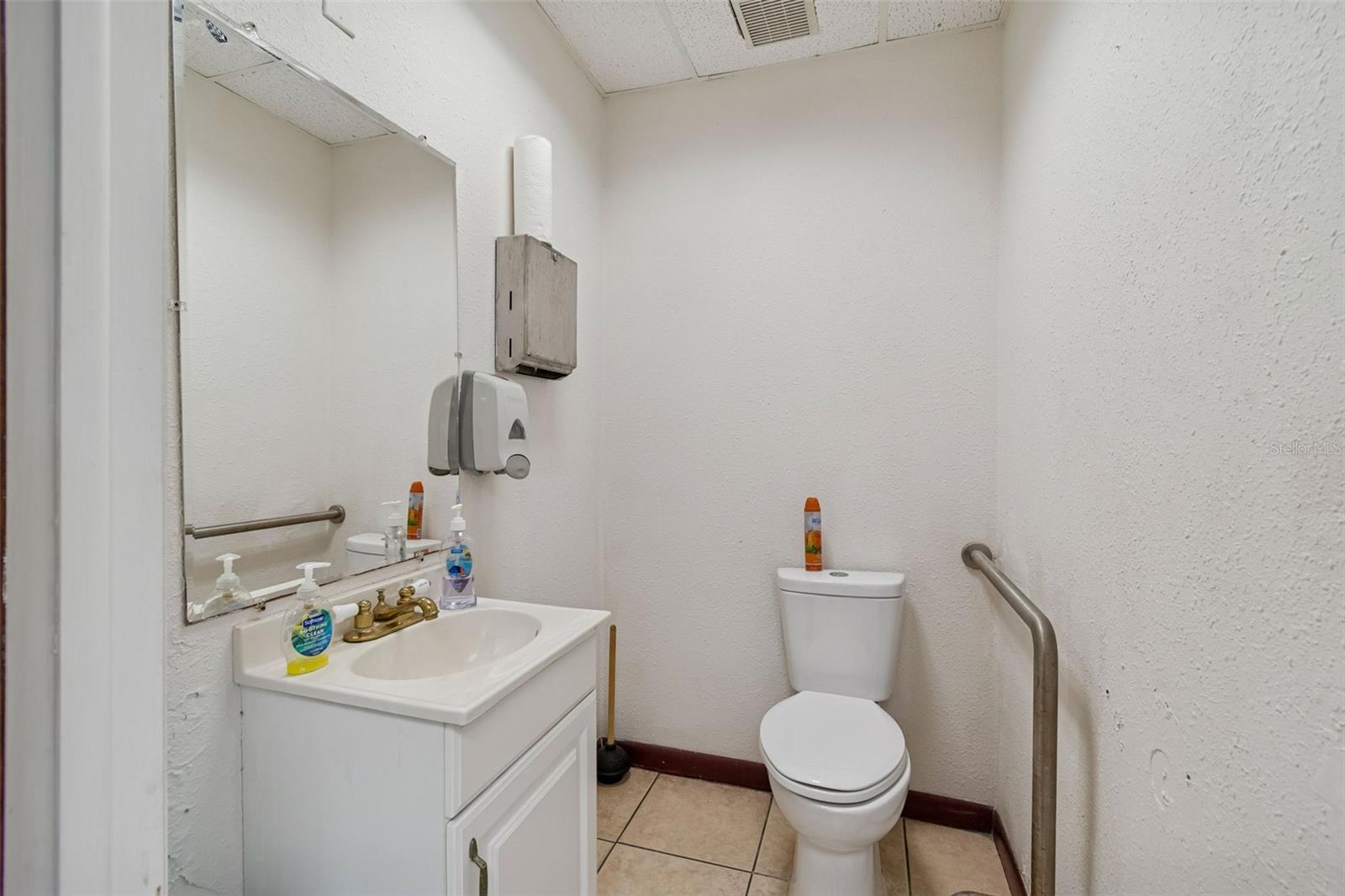 KORTSCHS WEDGEWOOD PARK TR A PT REP - Commercial Sale