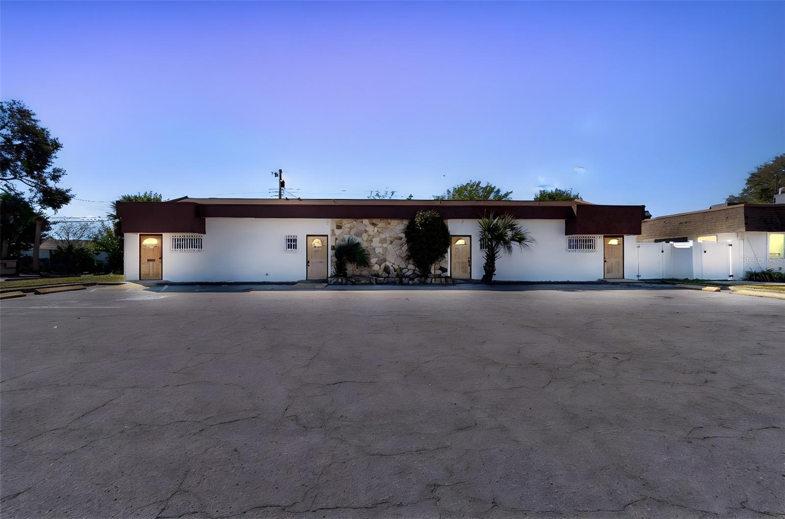 KORTSCHS WEDGEWOOD PARK TR A PT REP - Commercial Sale