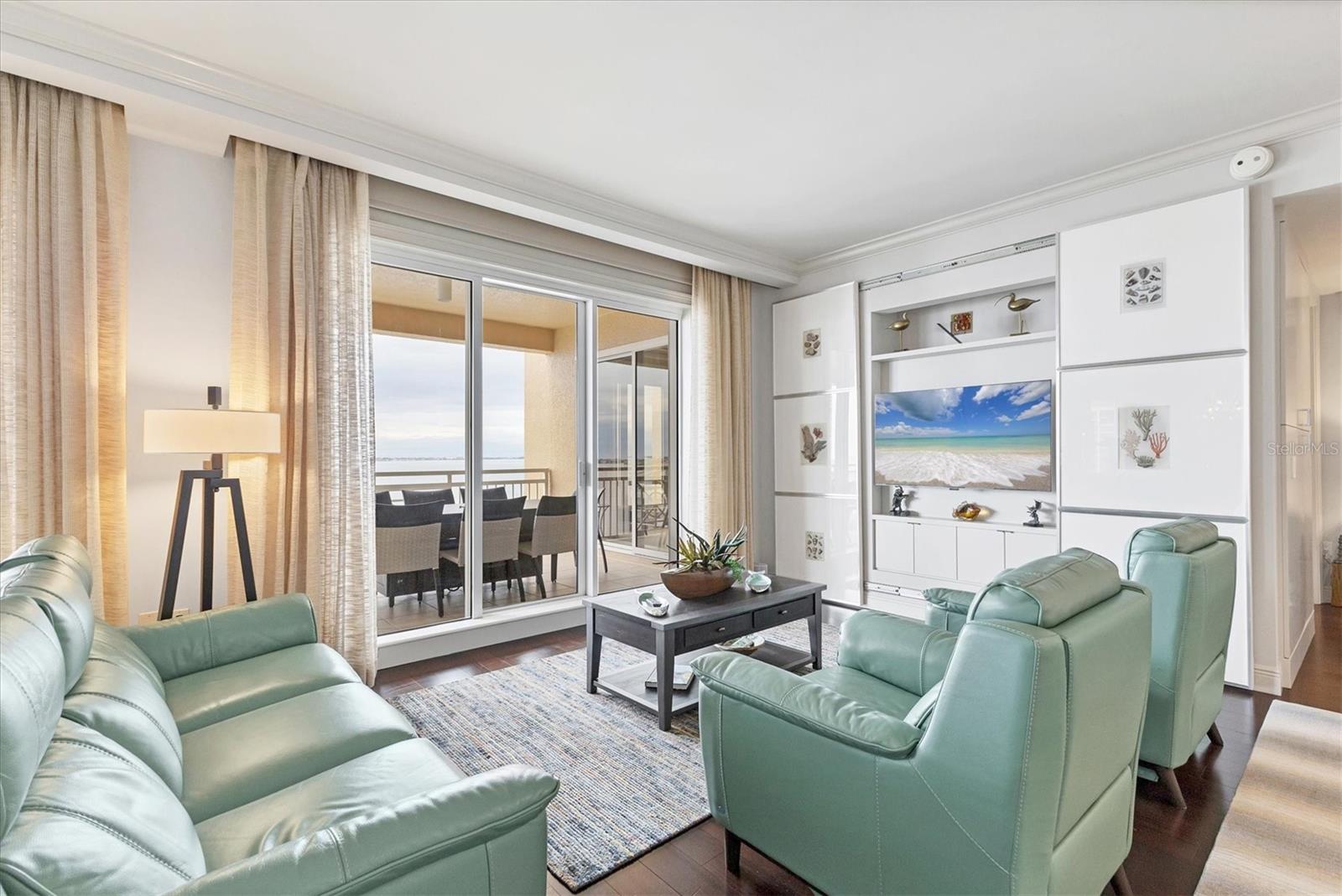 THE TOWER RESIDENCES - Residential