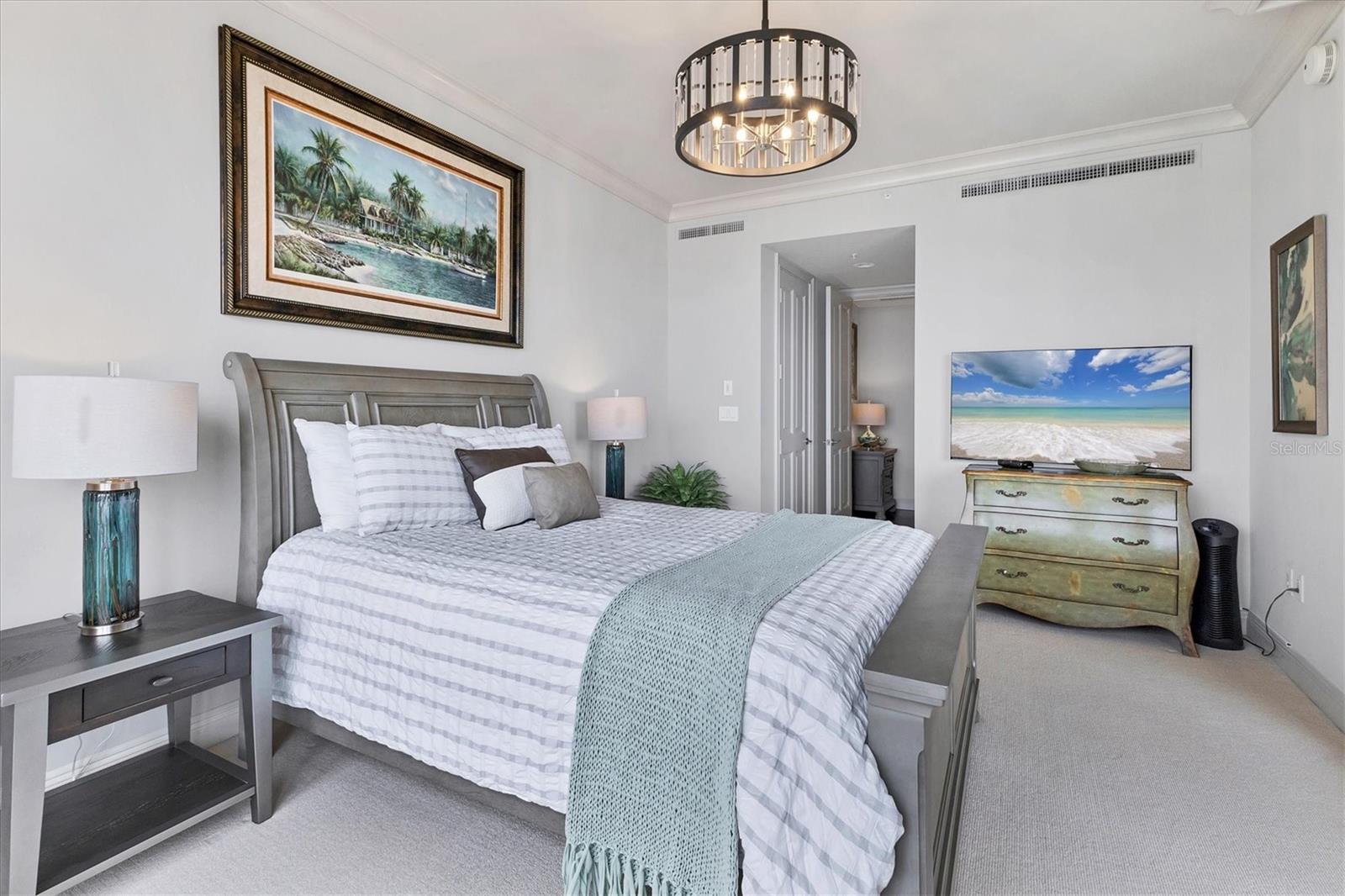 THE TOWER RESIDENCES - Residential