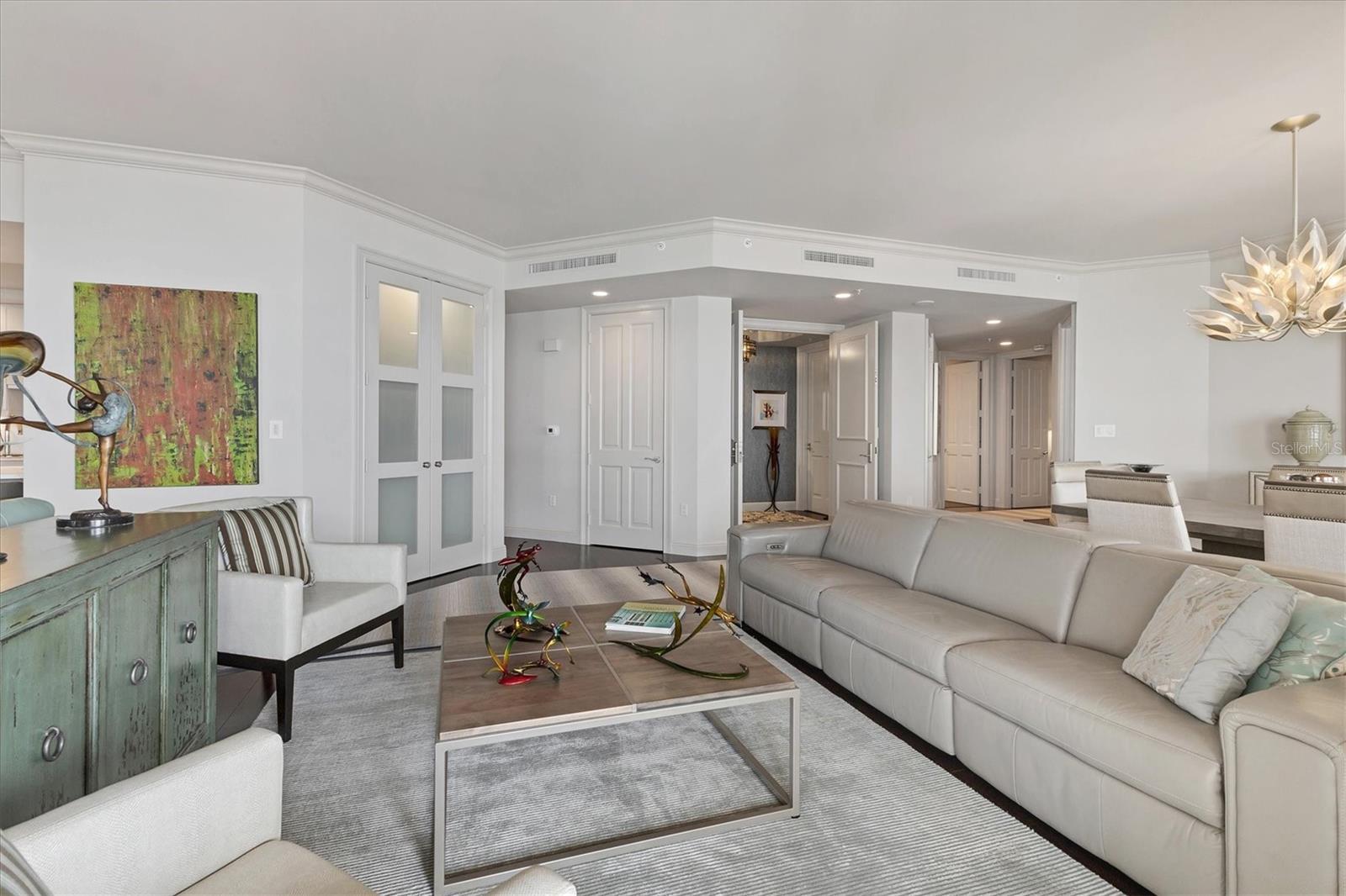 THE TOWER RESIDENCES - Residential