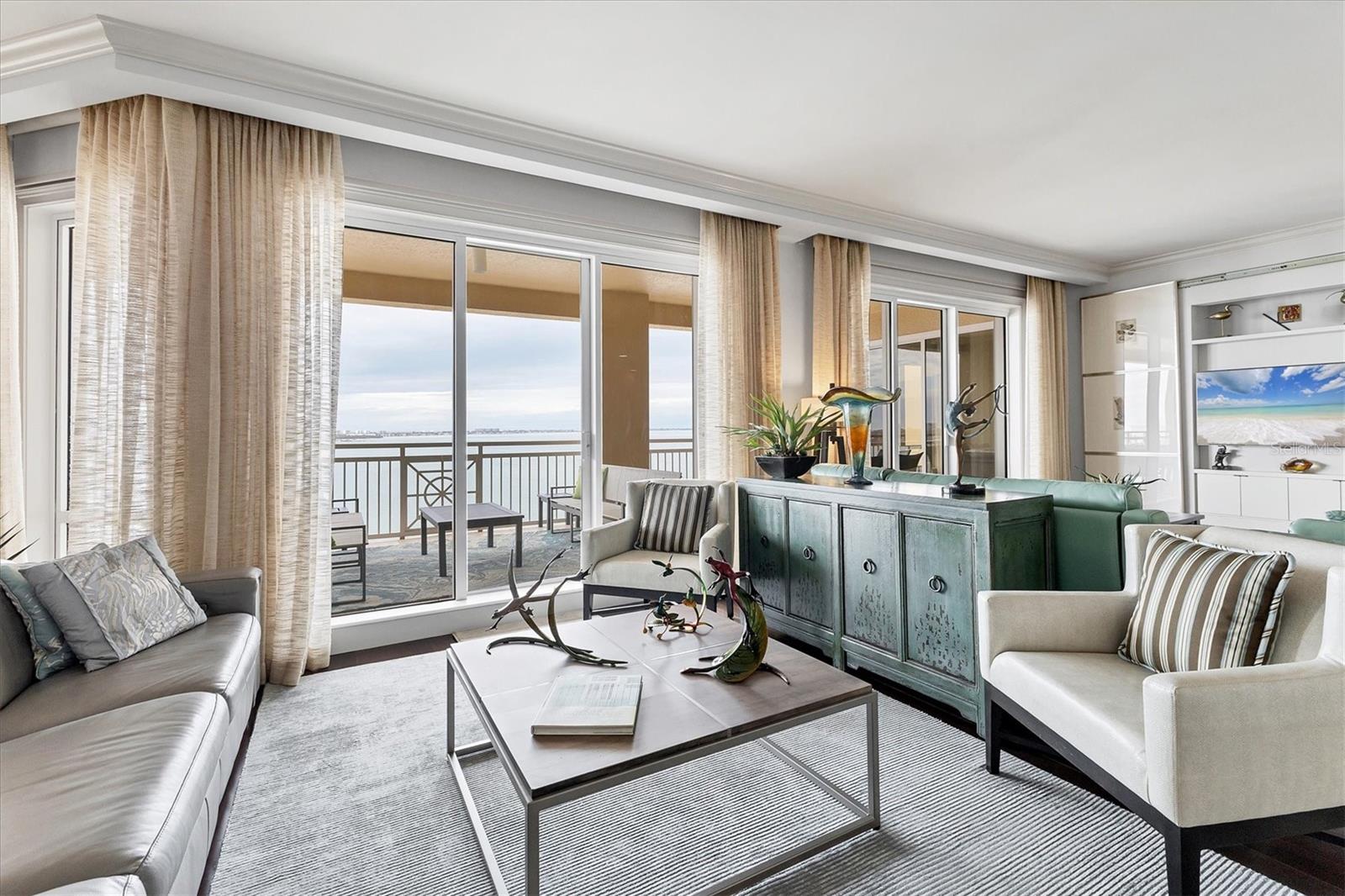 THE TOWER RESIDENCES - Residential