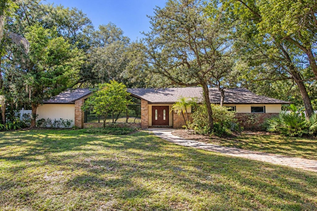 Photo of 400 Blue Lake Drive, Longwood, FL 32779 (MLS # O6452167)