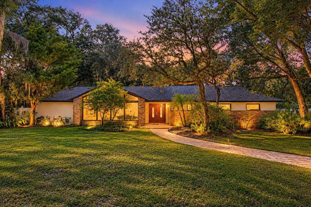 Photo of 400 Blue Lake Drive, Longwood, FL 32779 (MLS # O6452167)