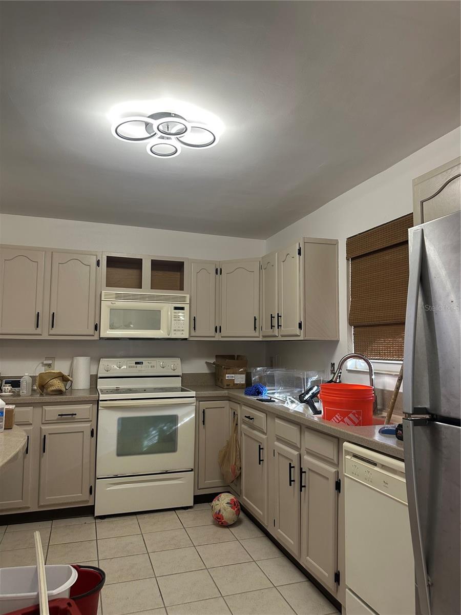 BRANDYWINE CONDO 02 - Residential Lease