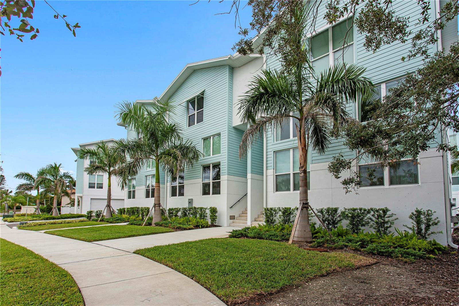 3826 POMPANO DRIVE SE