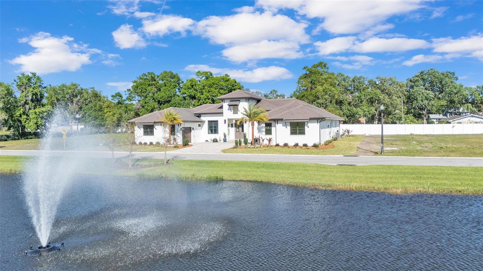 5472 SHOREVIEW DRIVE