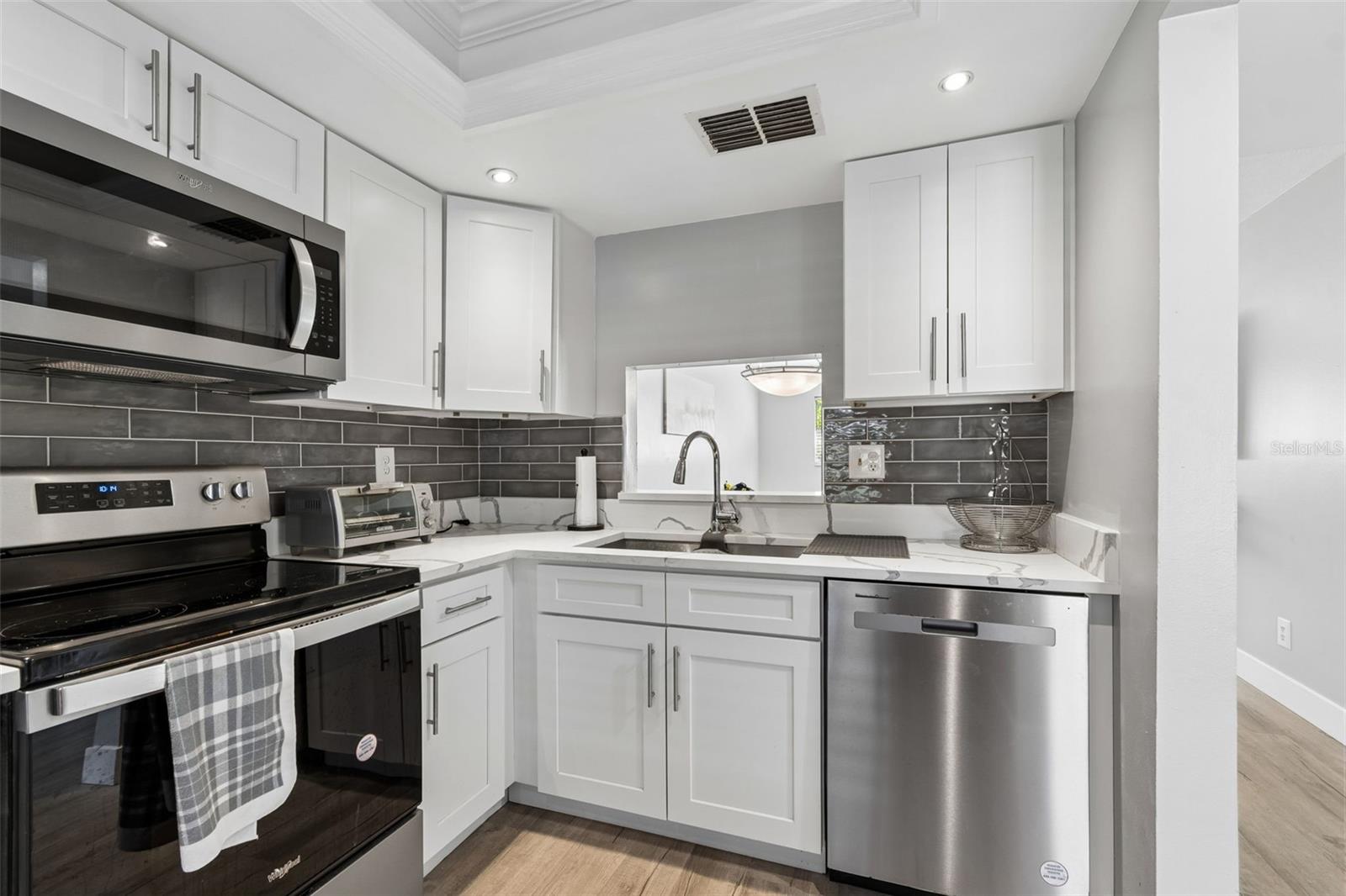 AZALEA WOODS CONDO - Residential