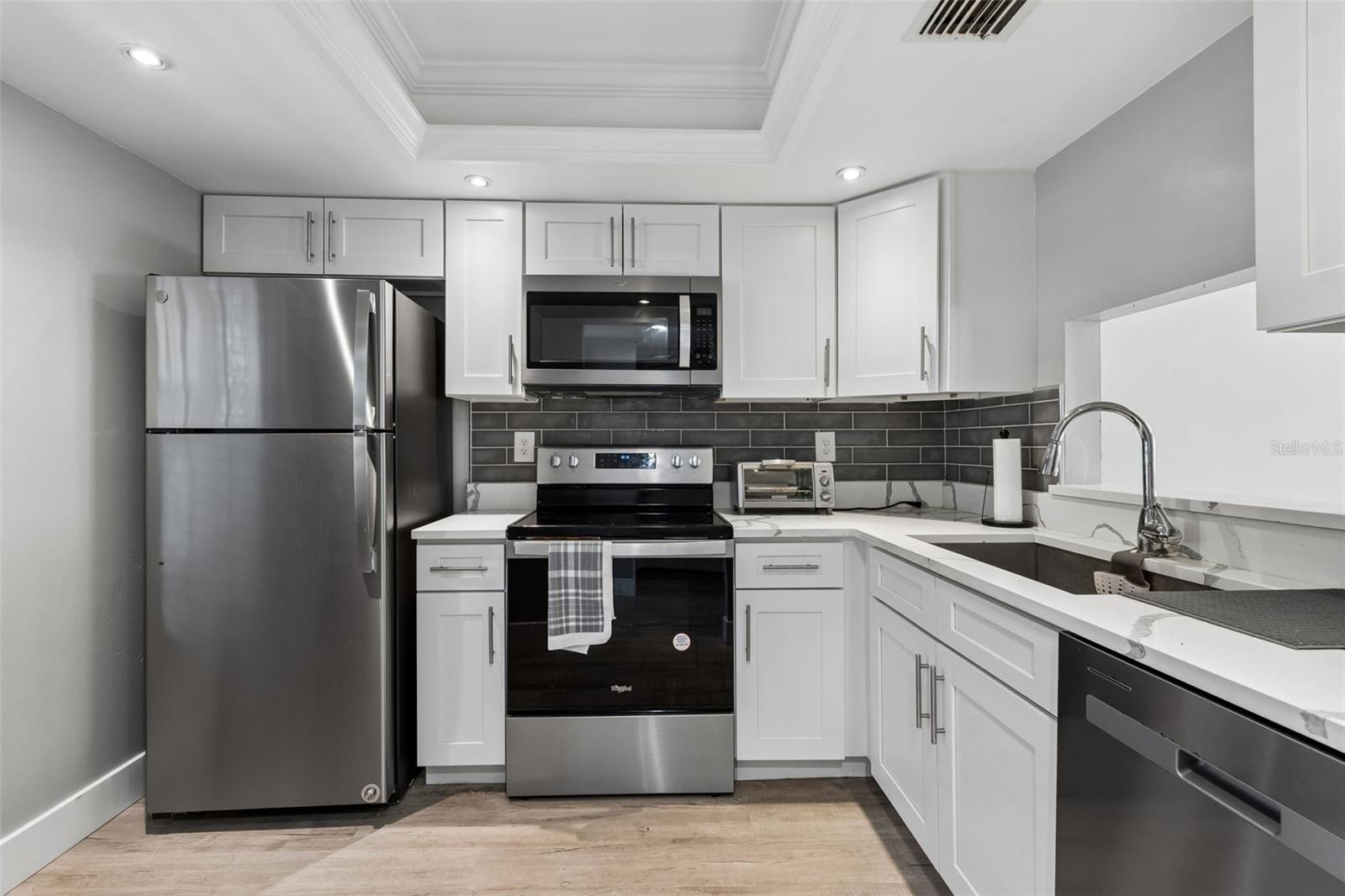2460 NORTHSIDE DRIVE 604