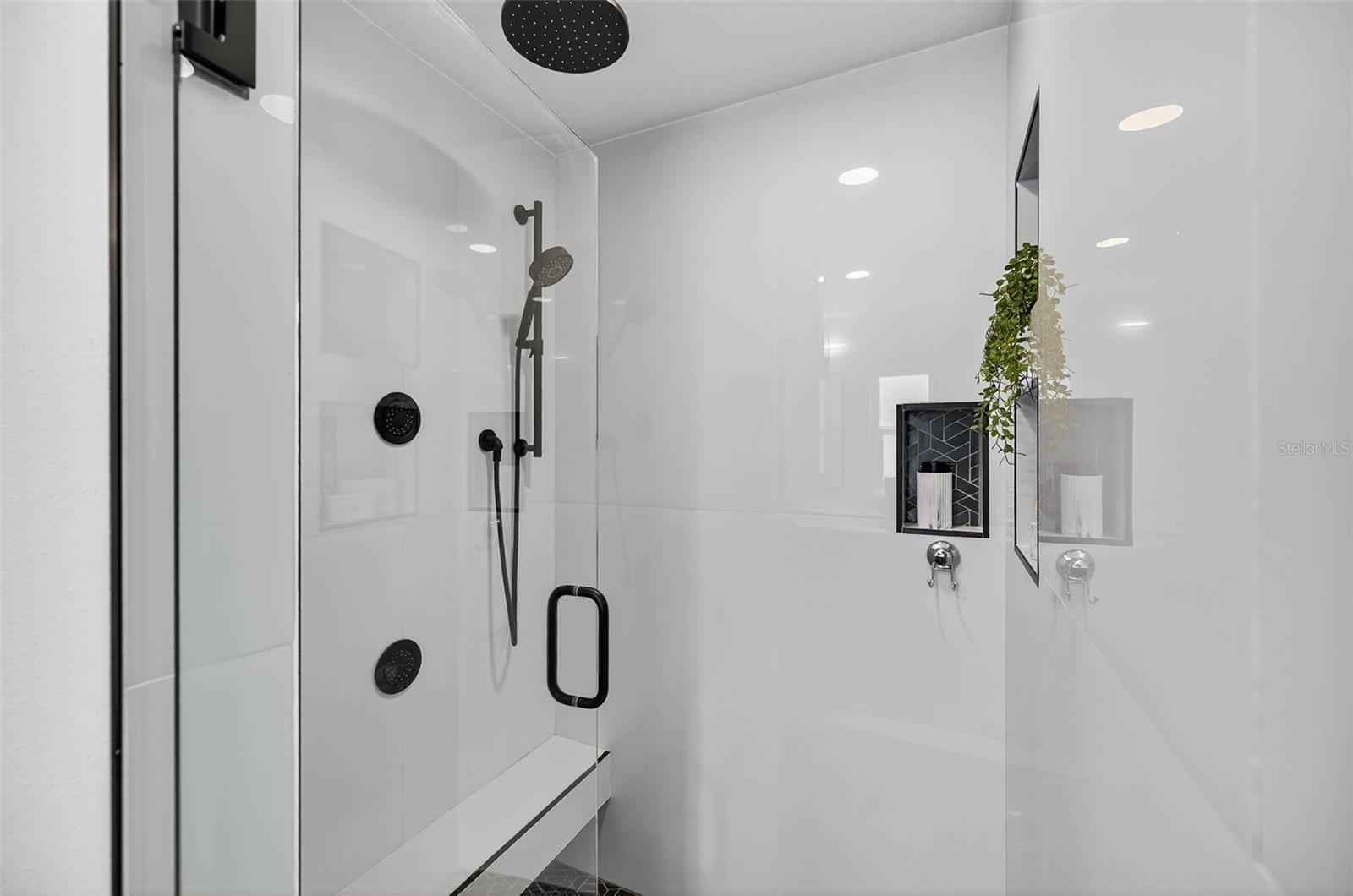 SHORE ACRES OVERLOOK SEC - Residential Lease