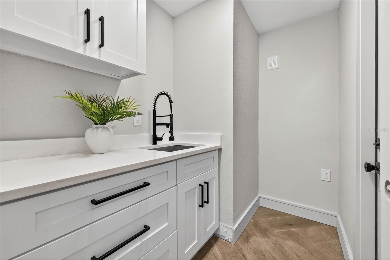 SHORE ACRES OVERLOOK SEC - Residential Lease