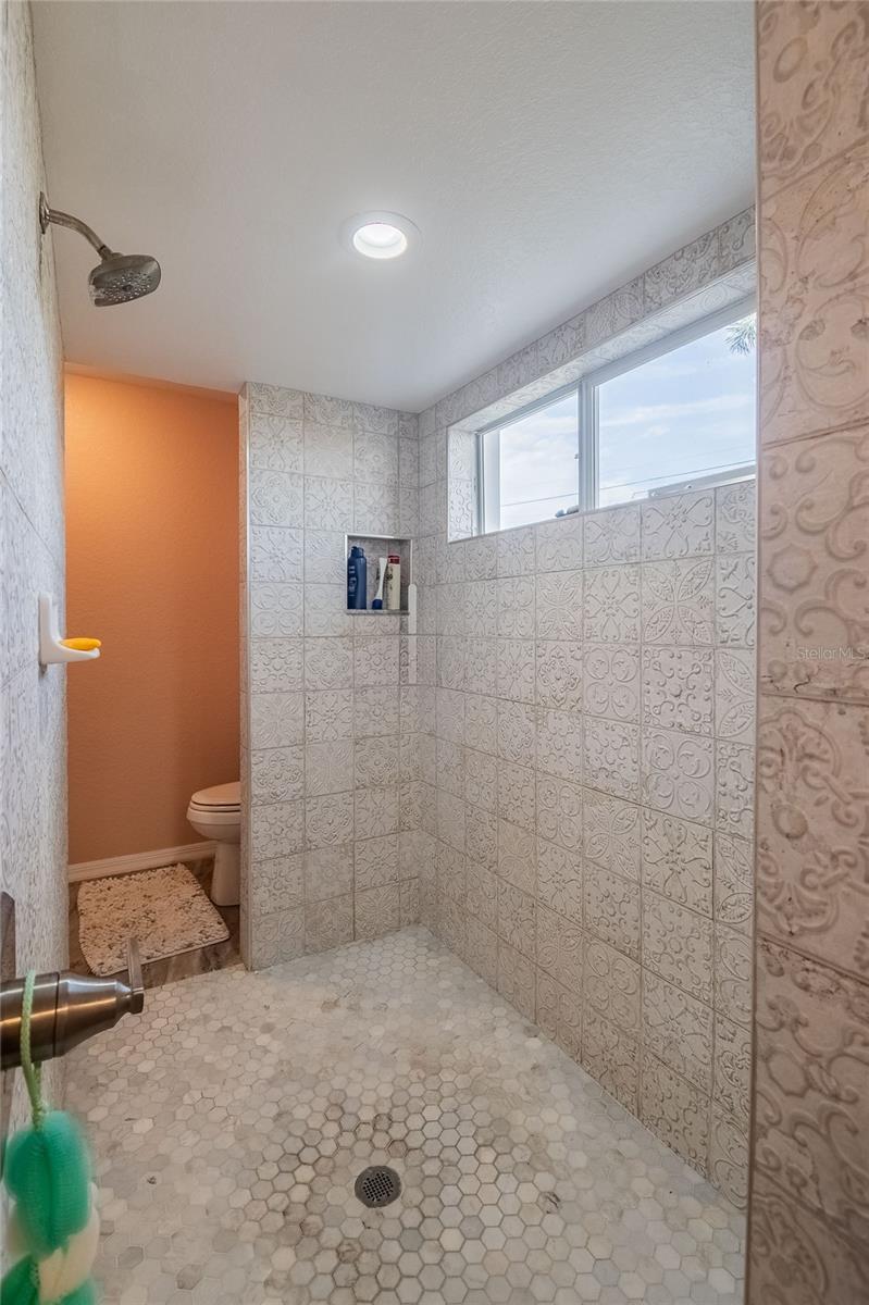 ALTURAS DEV CO SUB - Residential
