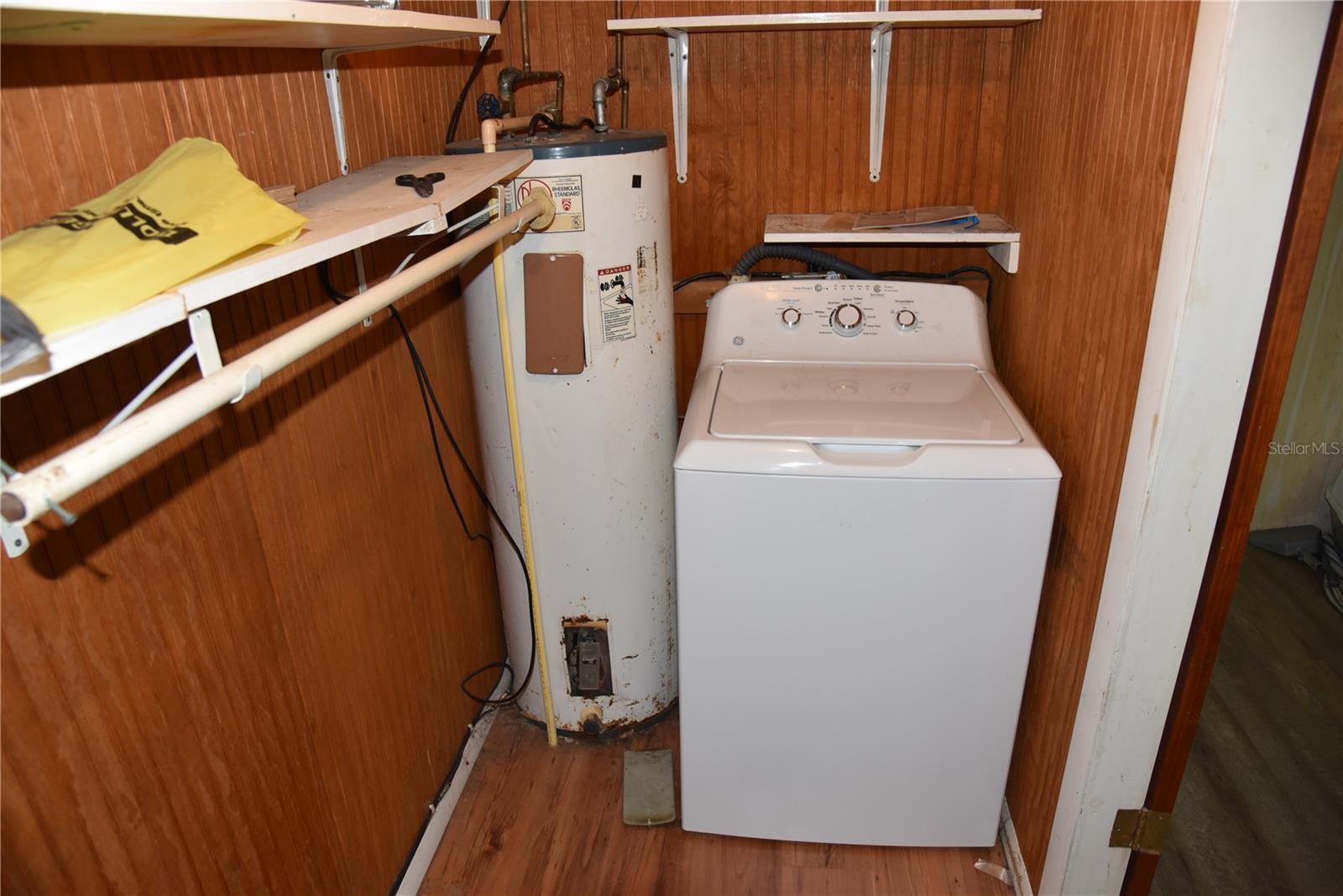 LOG LANDING - Residential