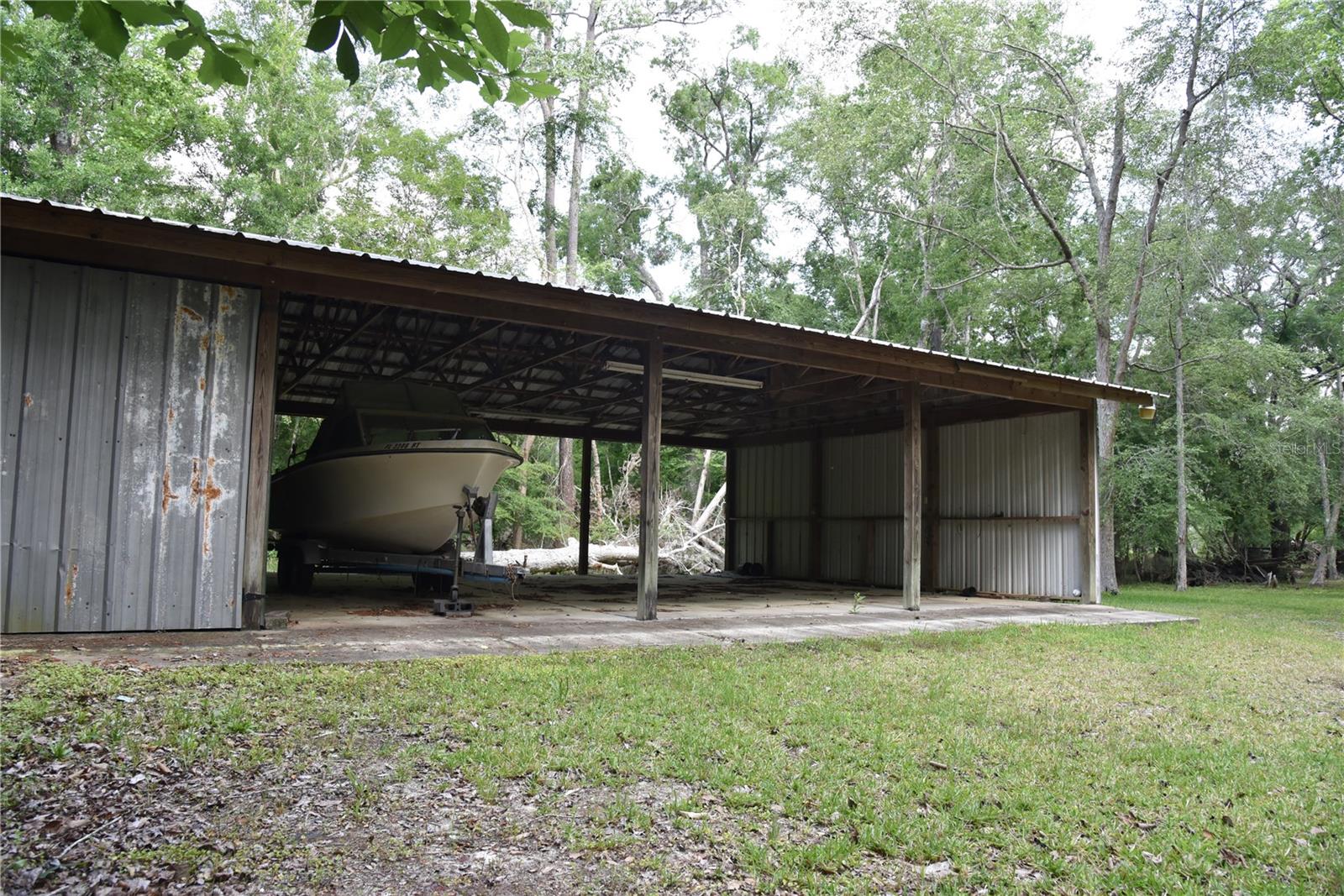 LOG LANDING - Residential