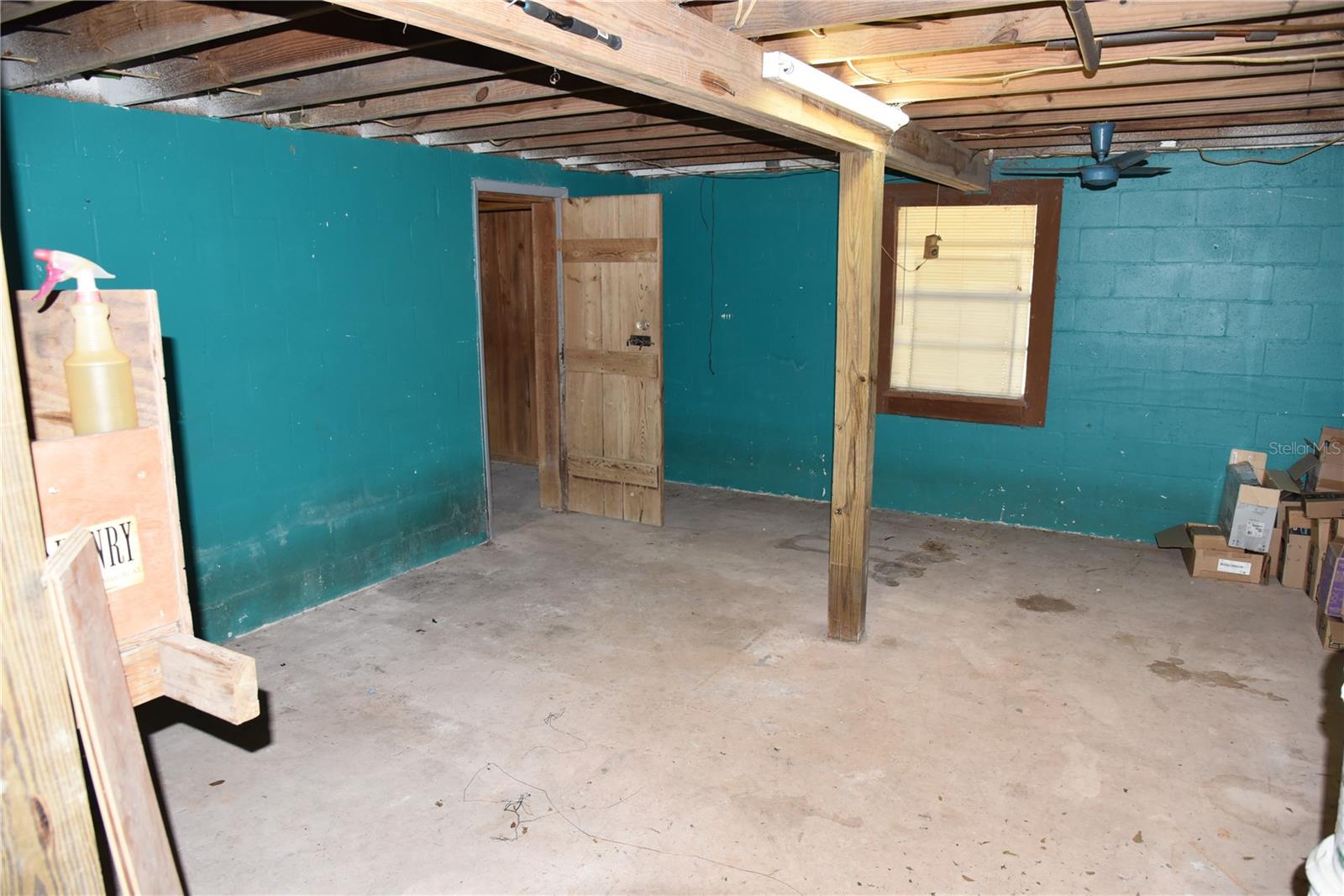 LOG LANDING - Residential