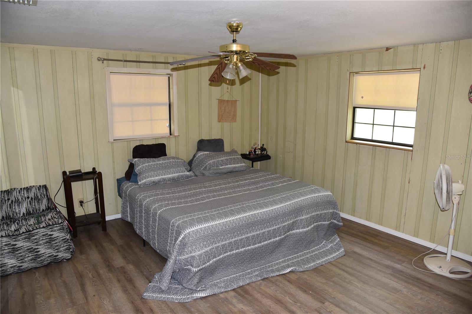 LOG LANDING - Residential