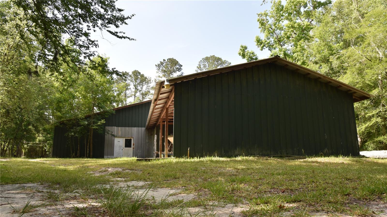 LOG LANDING - Residential