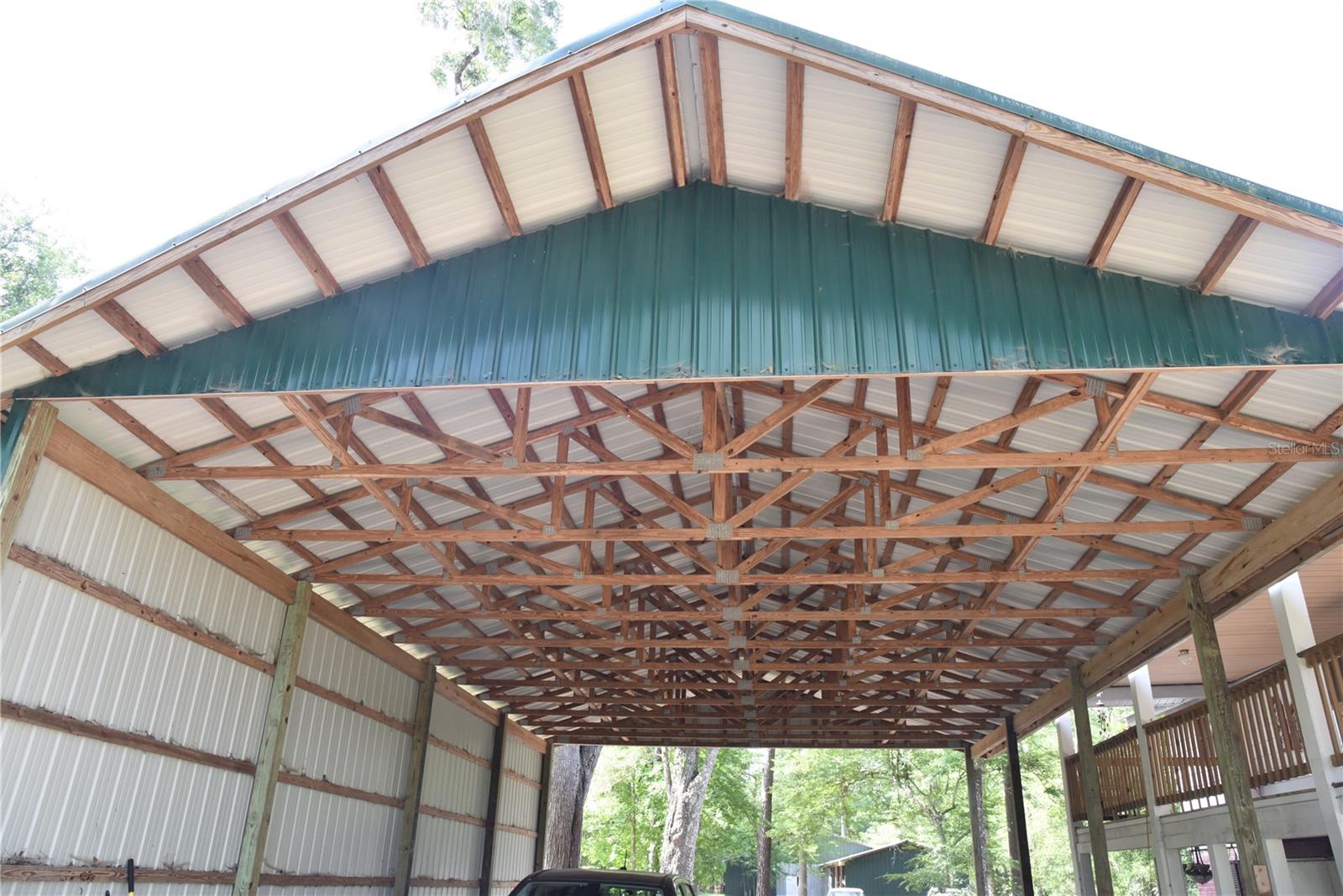 LOG LANDING - Residential