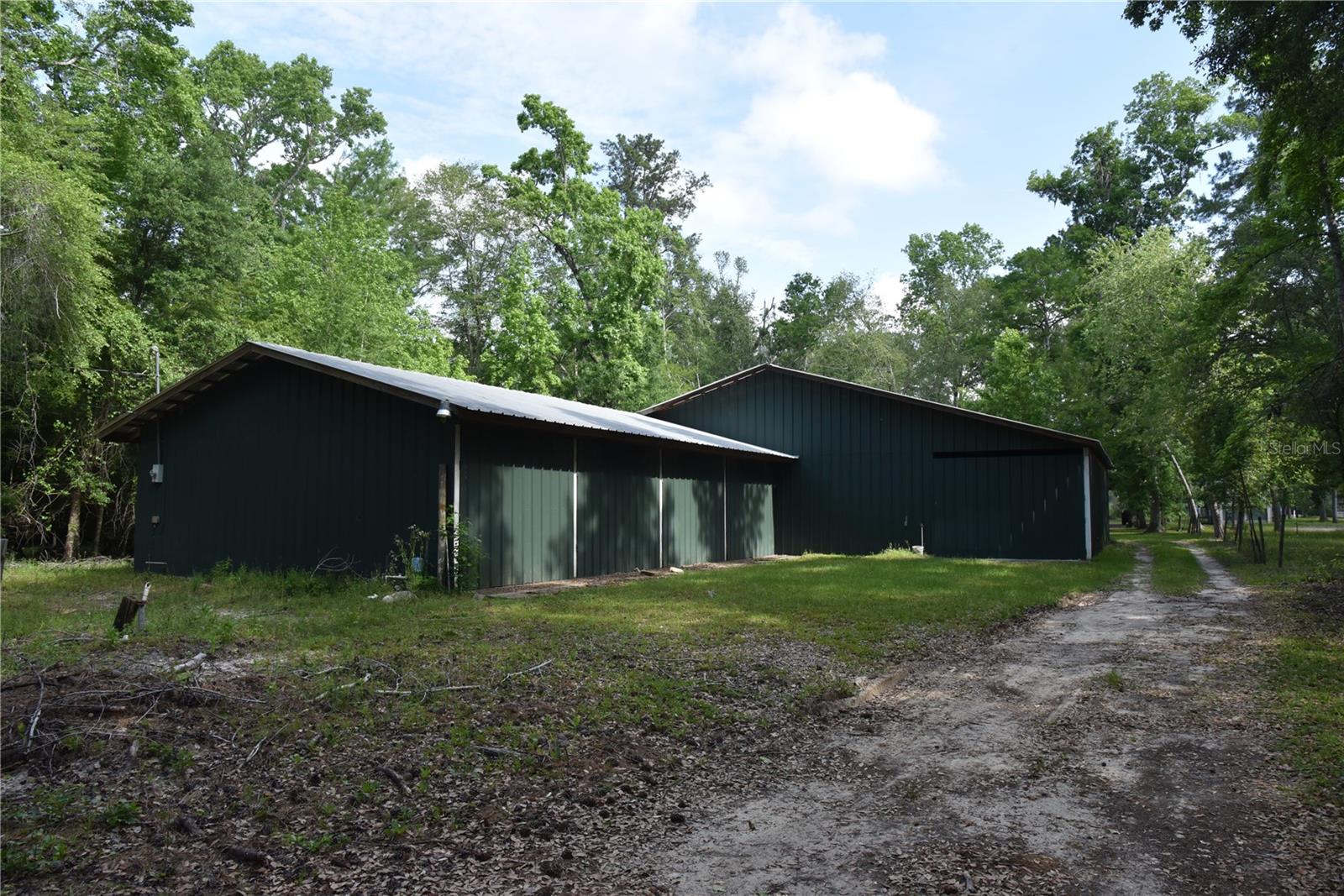 LOG LANDING - Residential