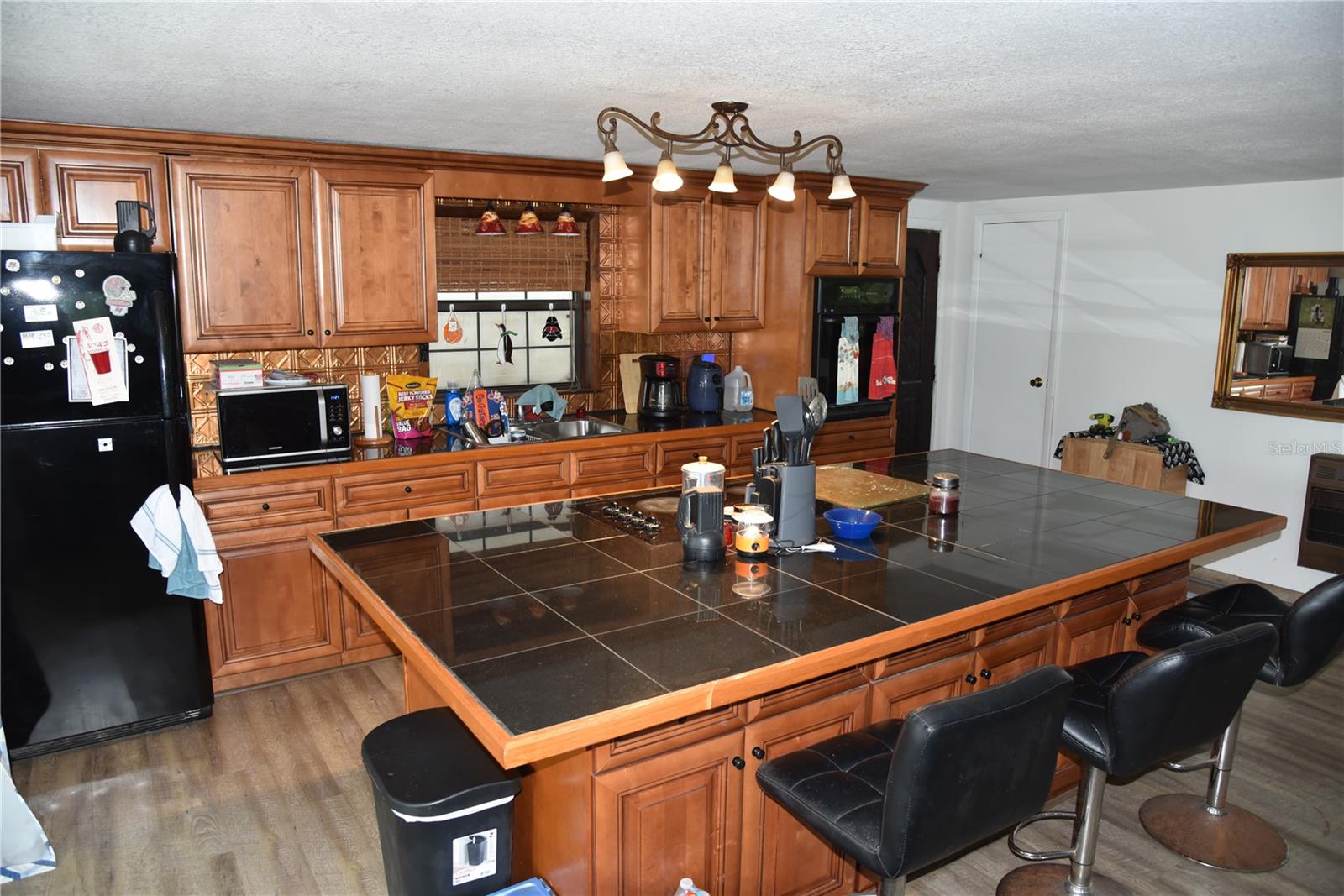 LOG LANDING - Residential