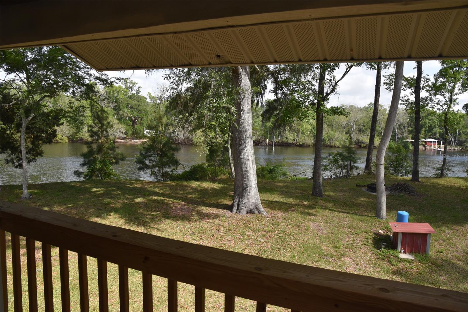 LOG LANDING - Residential