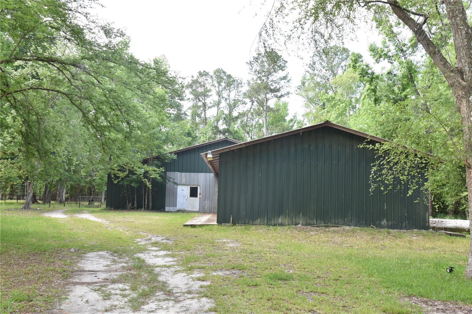 LOG LANDING - Residential