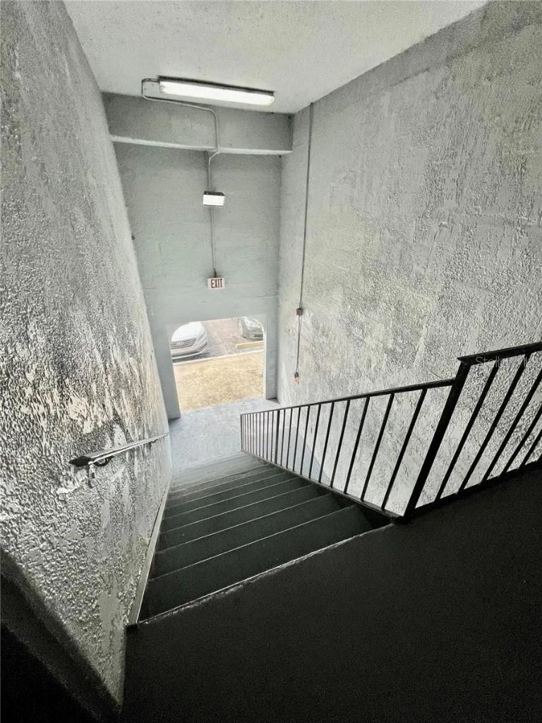 MILLENIUM PALMS BLDG 4757 - Residential