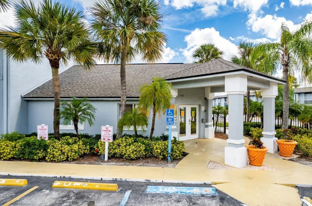 MILLENIUM PALMS BLDG 4757 - Residential