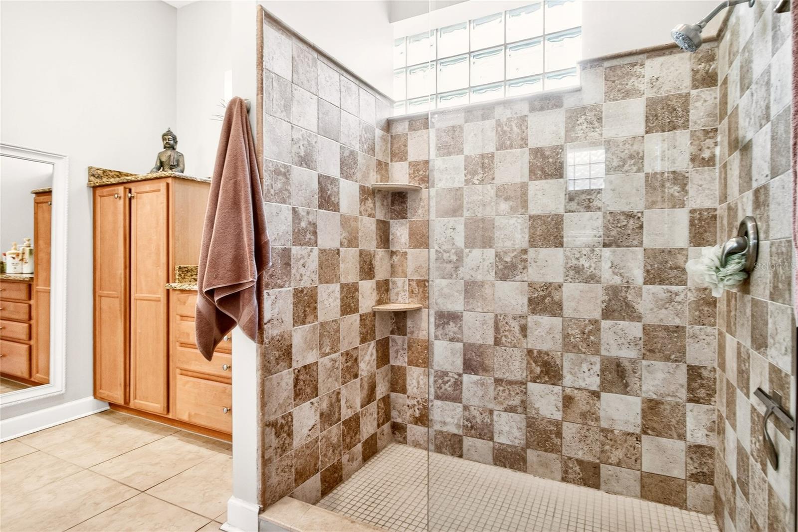 RIVER HILLS / FAIRWAY 01 - Residential