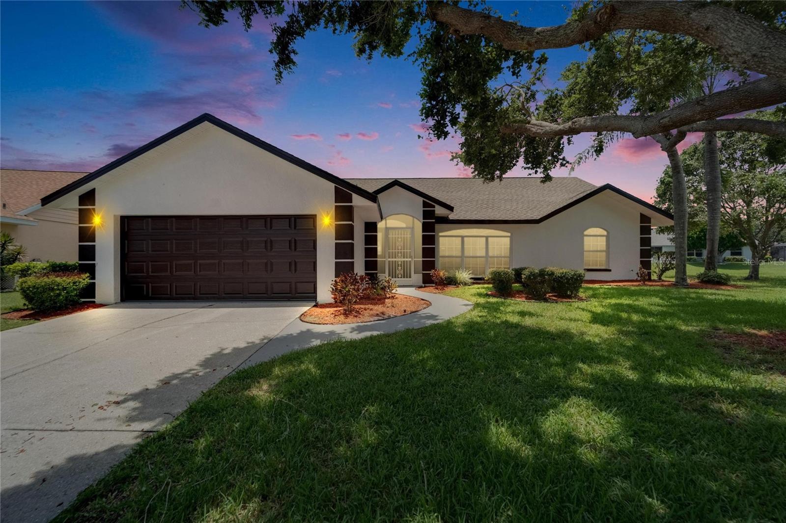 916 48TH STREET DRIVE E
