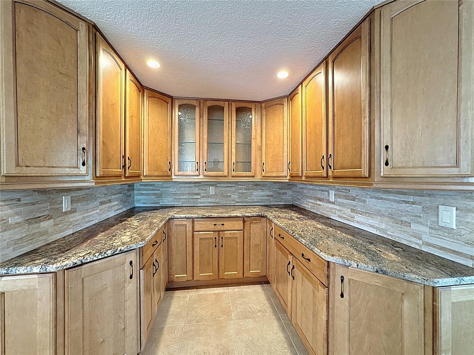 GOLDEN BEACH - Residential