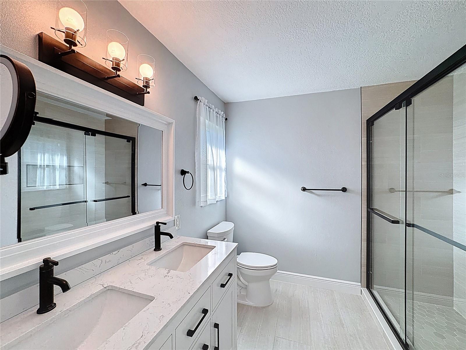 GOLDEN BEACH - Residential