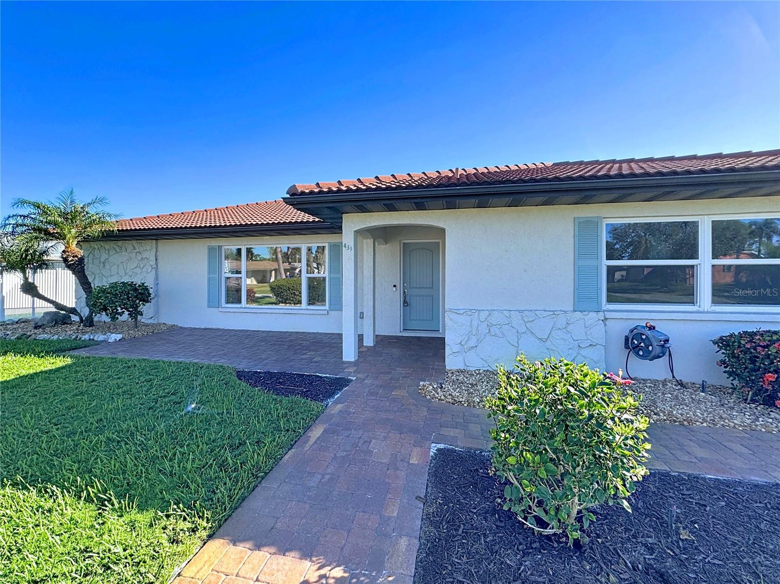 GOLDEN BEACH - Residential