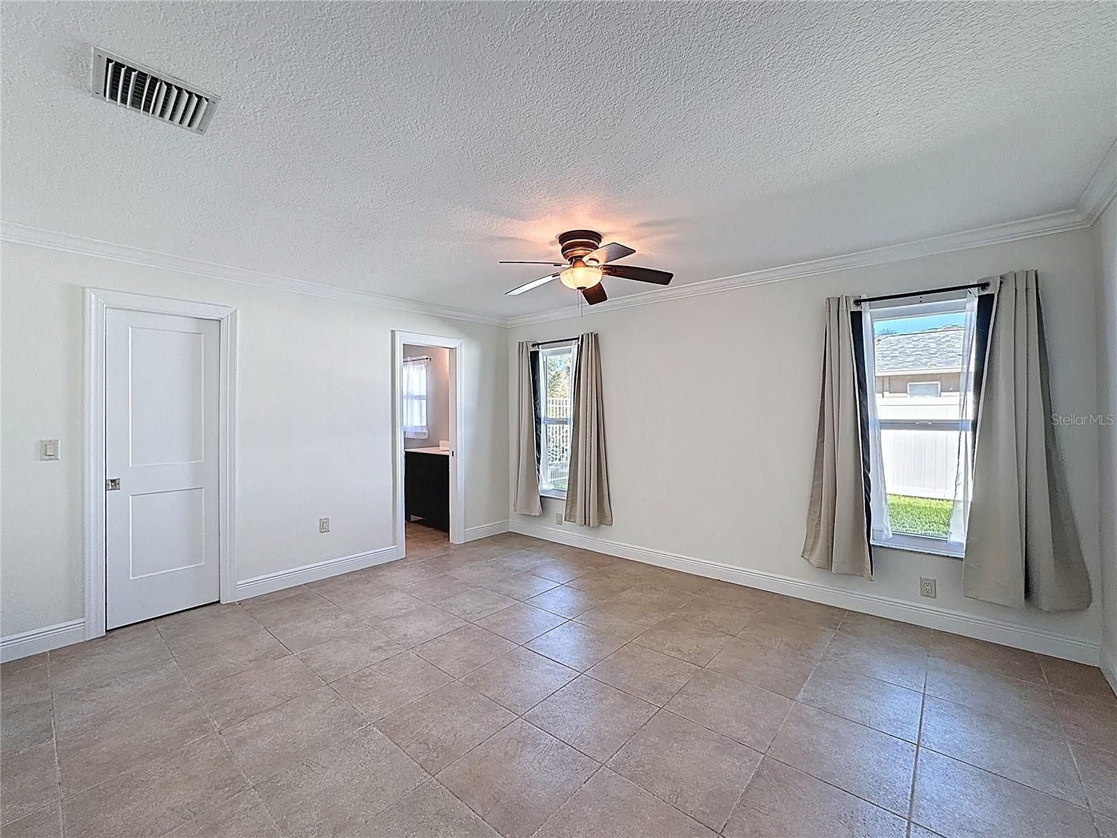 GOLDEN BEACH - Residential