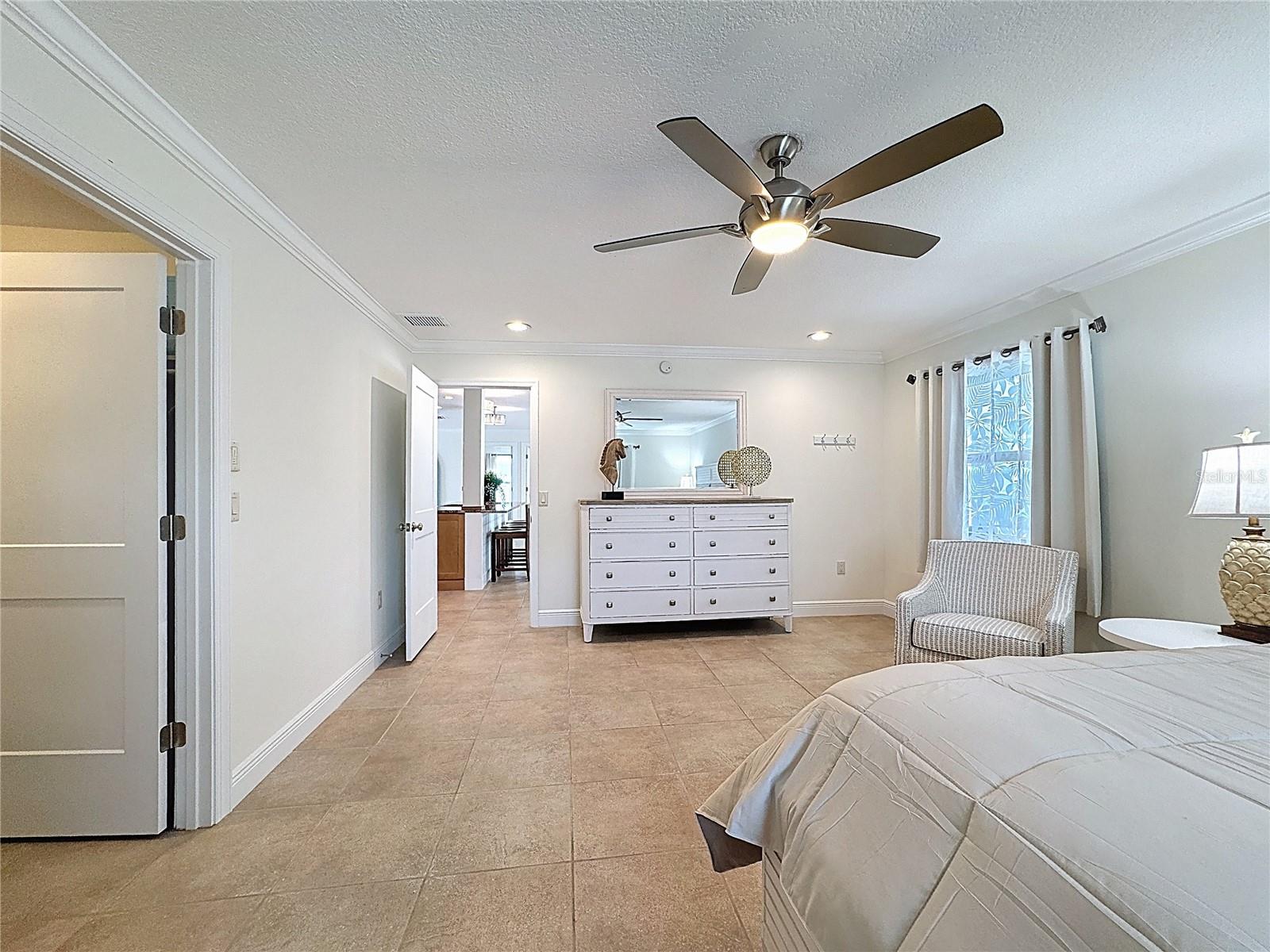 GOLDEN BEACH - Residential