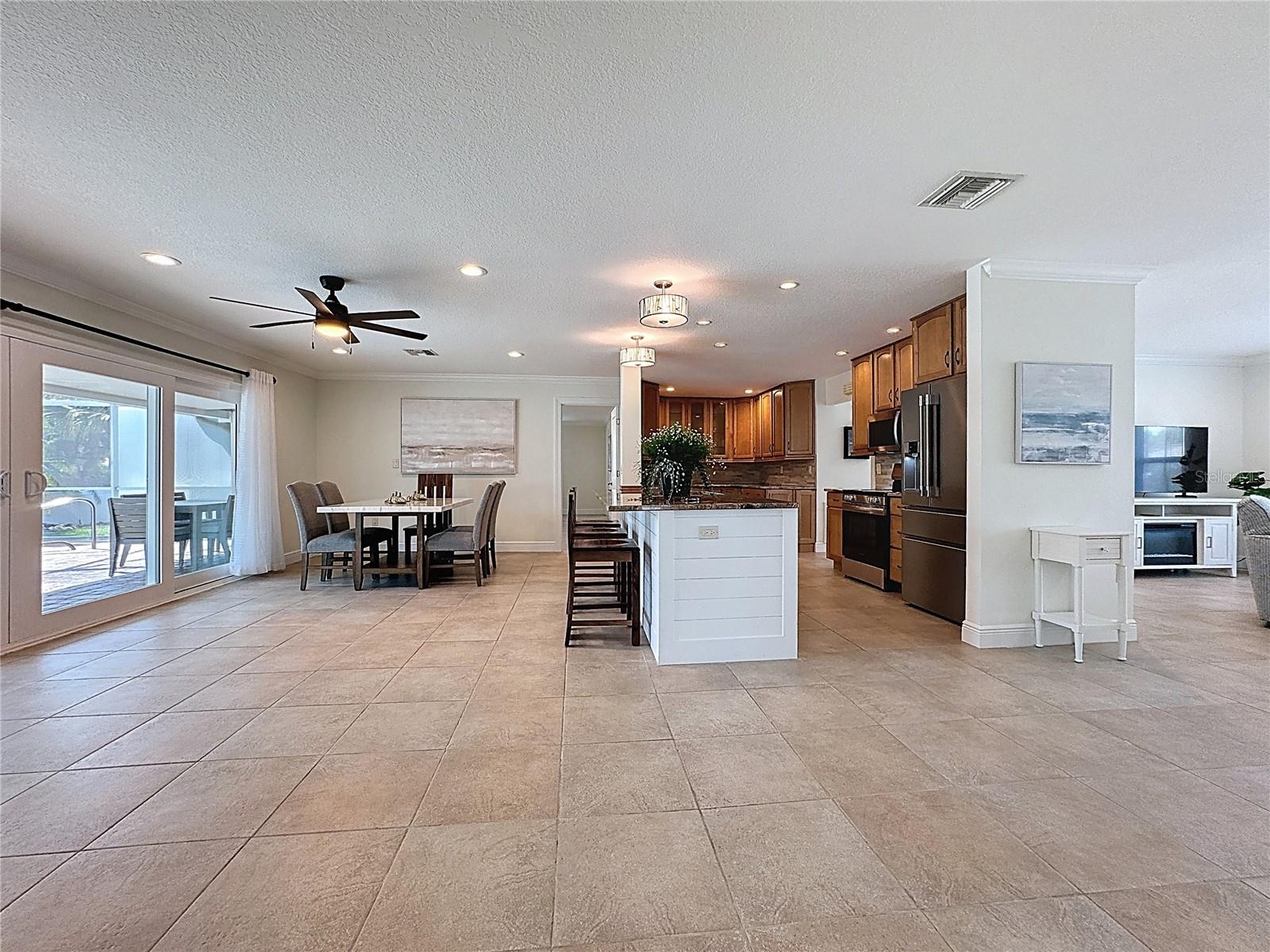 GOLDEN BEACH - Residential