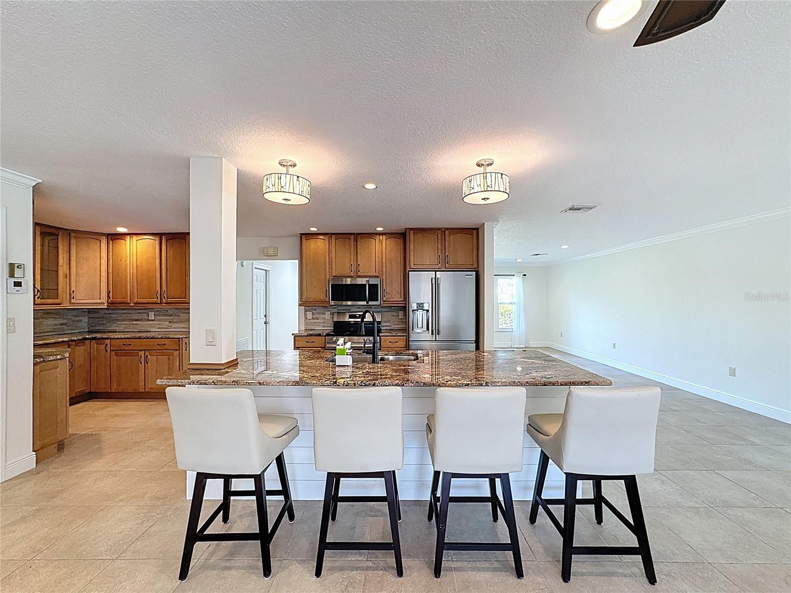 GOLDEN BEACH - Residential