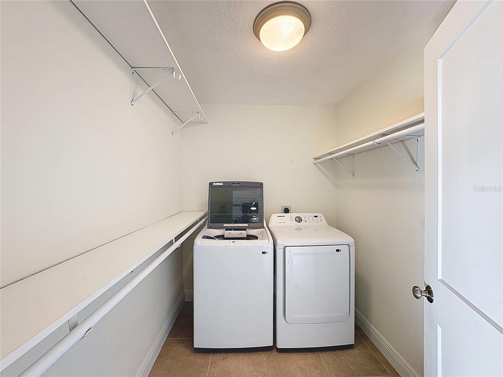 GOLDEN BEACH - Residential