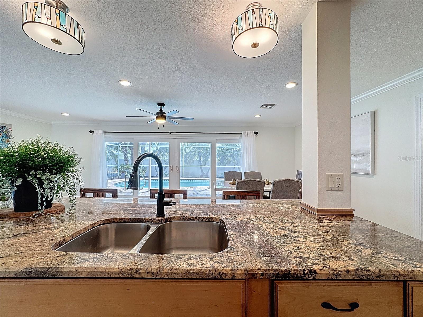 GOLDEN BEACH - Residential