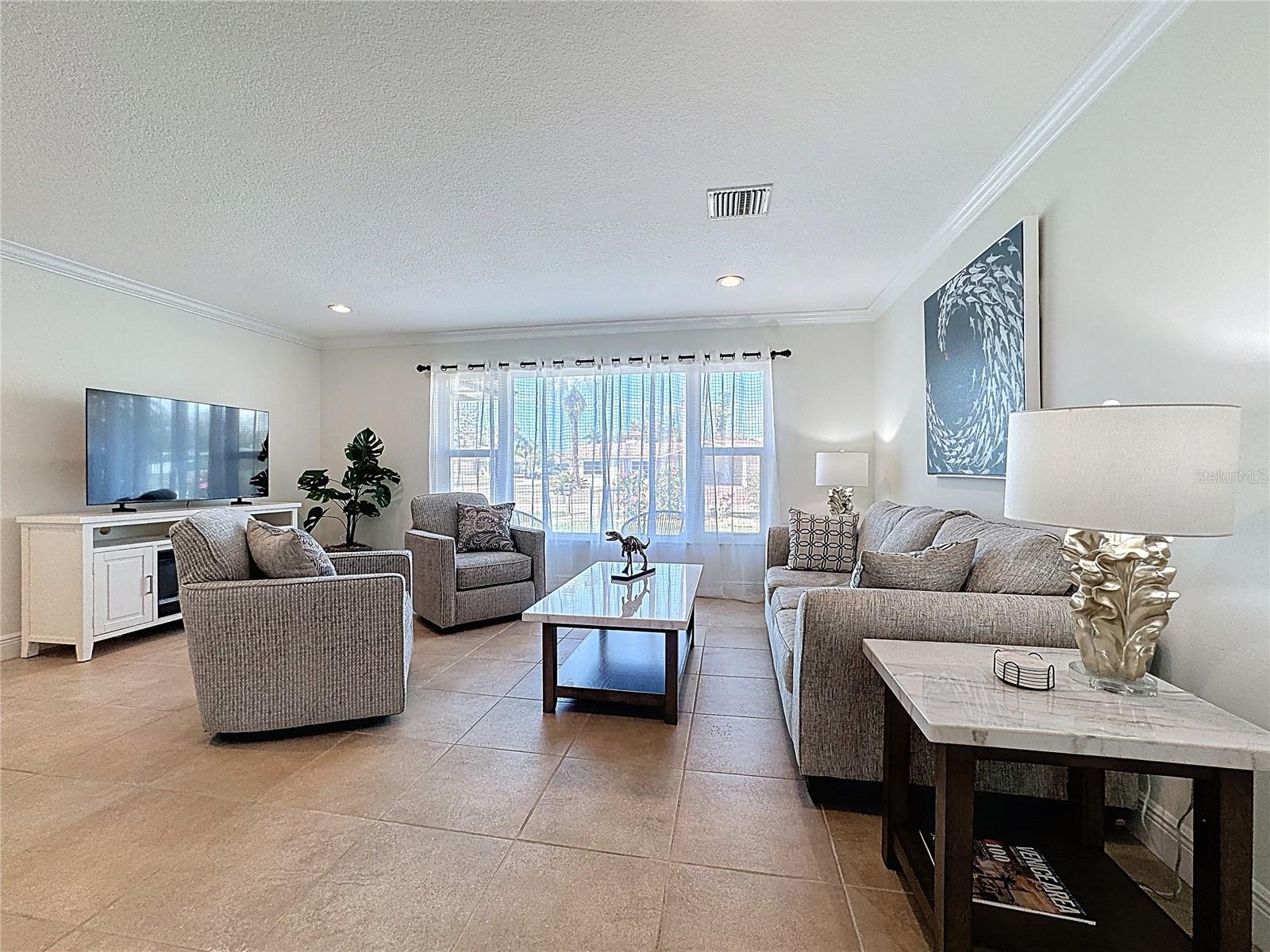 GOLDEN BEACH - Residential