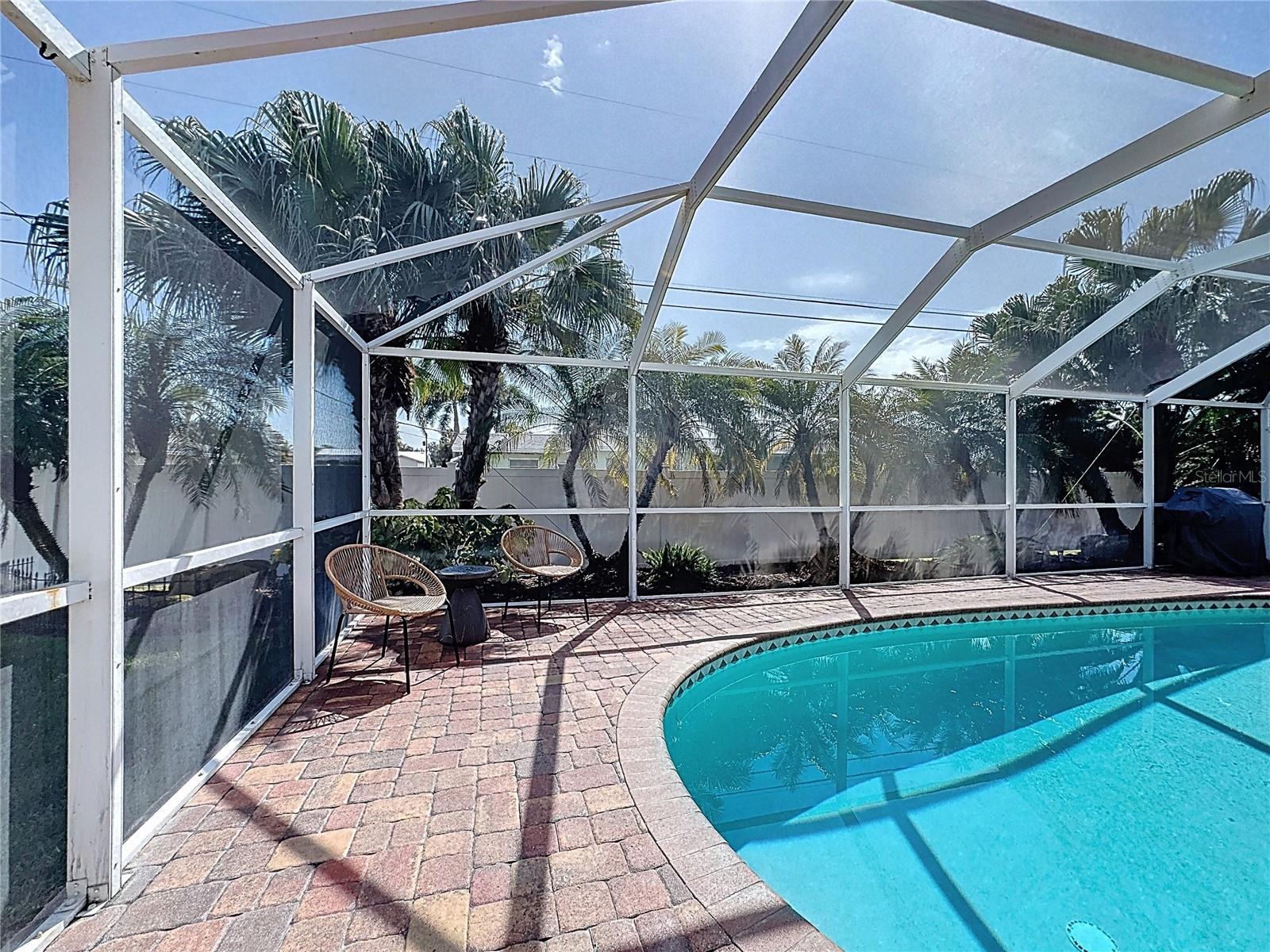 GOLDEN BEACH - Residential