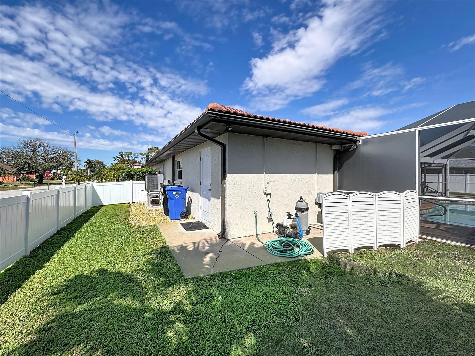 GOLDEN BEACH - Residential