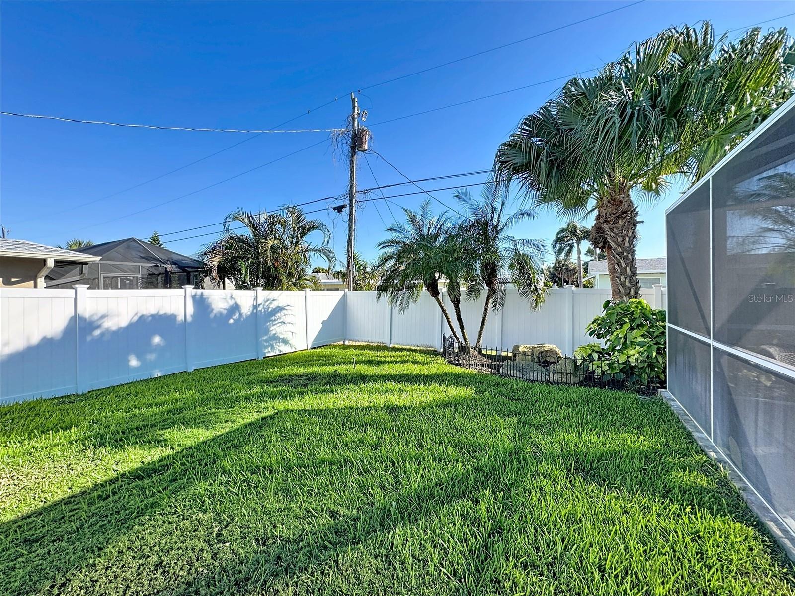 GOLDEN BEACH - Residential