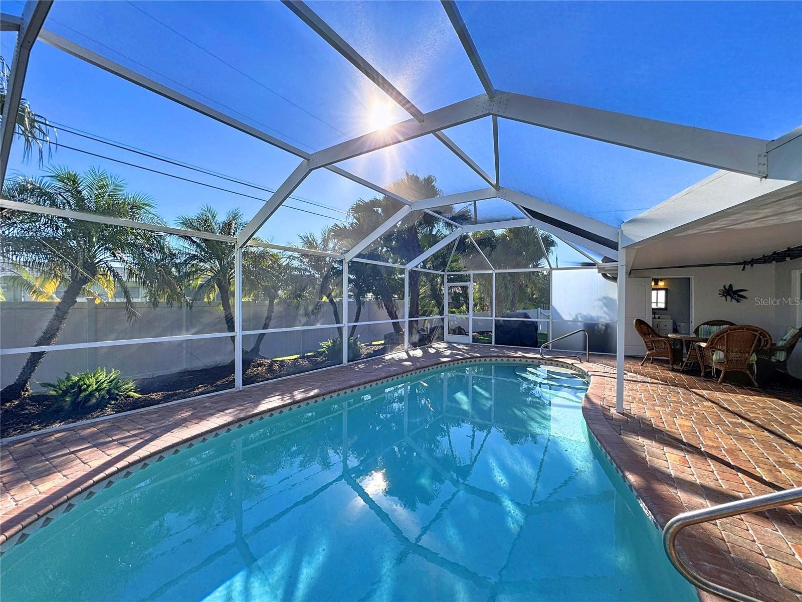 GOLDEN BEACH - Residential