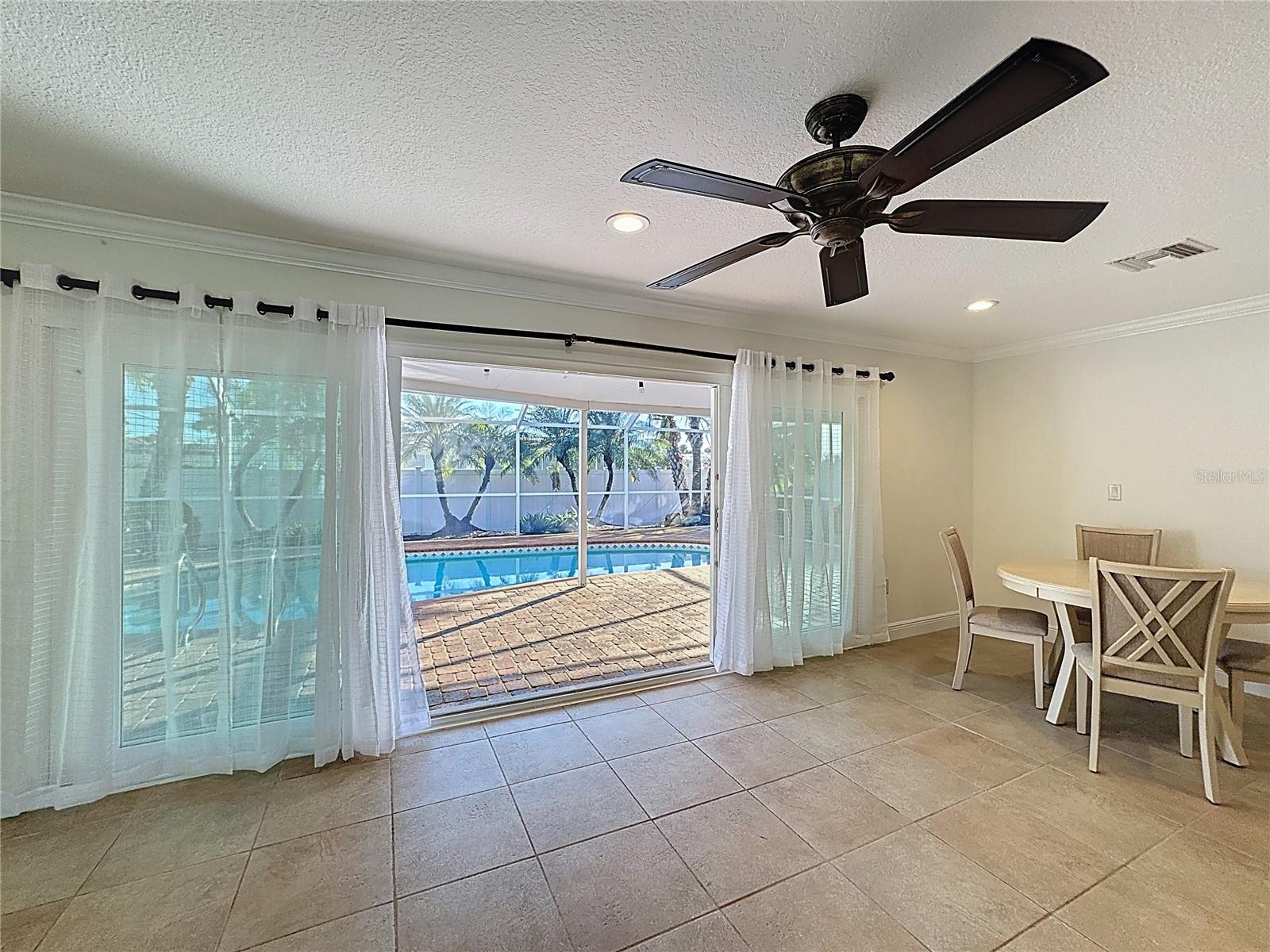 GOLDEN BEACH - Residential