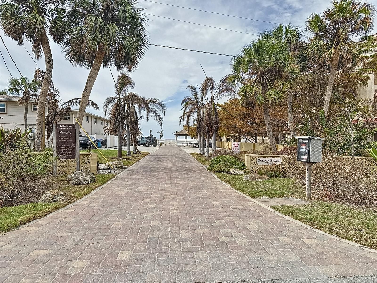 GOLDEN BEACH - Residential